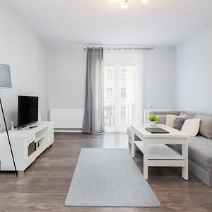 Dworcowa By Renters Apartament